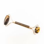 Copper & Crystal Face Roller - Massager - Image 9